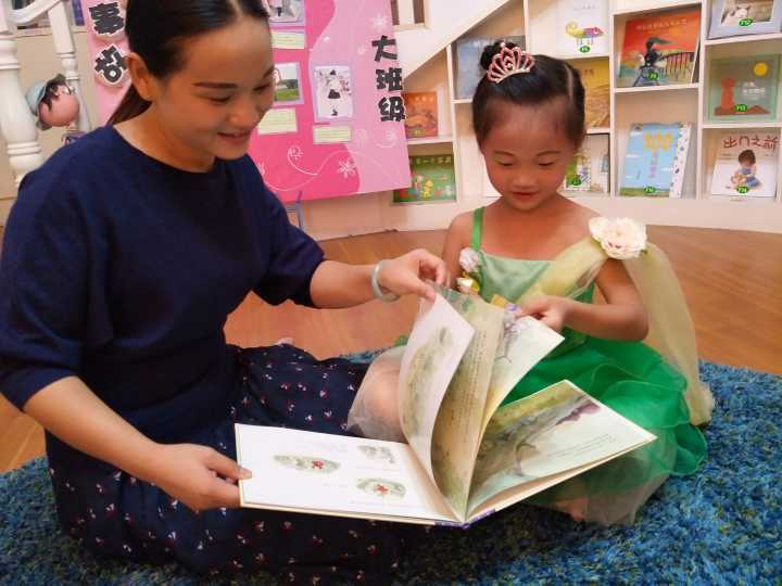 書(shū)香校園，閱讀幸?？鞓?lè) ——公明第二幼兒園閱讀月系列活動(dòng)報(bào)道