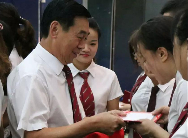 人勤效率高，和衷氣象新，龍華中英文實(shí)驗(yàn)學(xué)校新學(xué)期開學(xué)井然有序