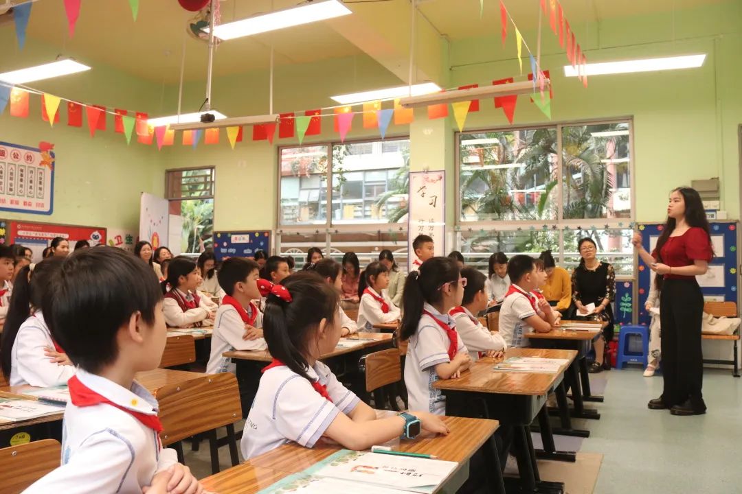 以漢字之涵養(yǎng)，育學子之美德——記民治中學教育集團民順小學與龍華中英文實驗學?！皾h字德育”交流活動