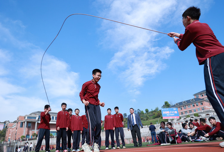 青春飛揚(yáng)，當(dāng)“燃”不讓——重慶市遠(yuǎn)恒佳學(xué)校2024年春第二屆趣味運(yùn)動(dòng)會(huì)精彩回顧